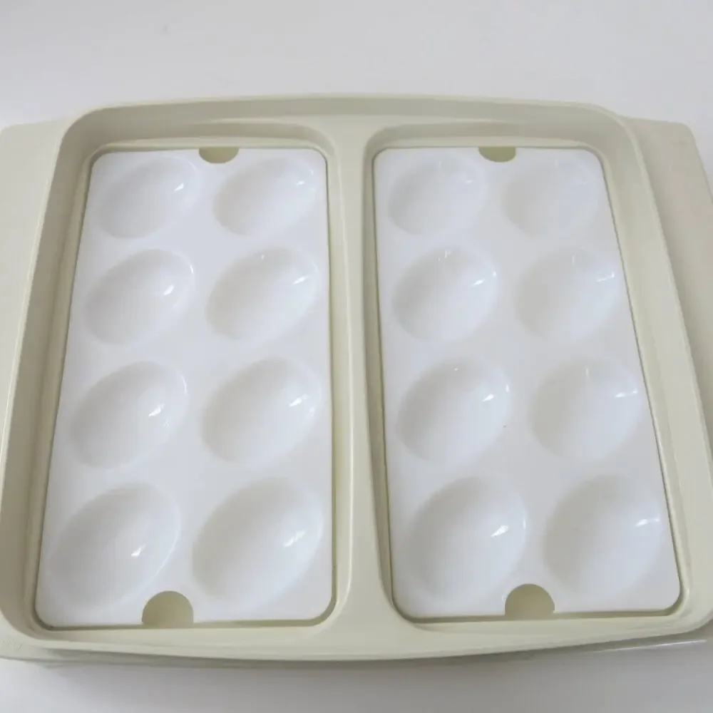 VINTAGE TUPPERWARE Deviled Egg Keeper 4 Pieces Almond 723-2 Picnic Food Storage